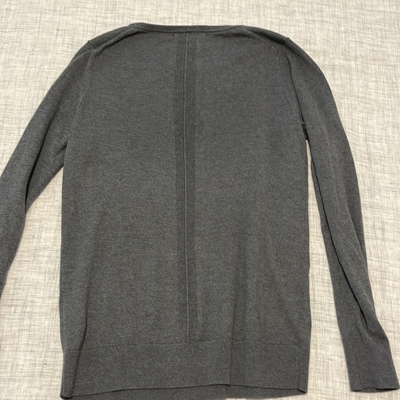 Banana Republic gray silk cashmere sweater - Picture 4 of 7